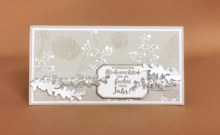 Eisblüten im eleganten&nbsp;Weihnachtskleid